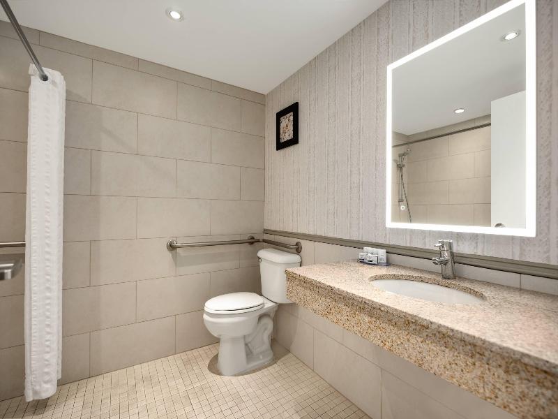 Radisson Hotel Montreal Airport image