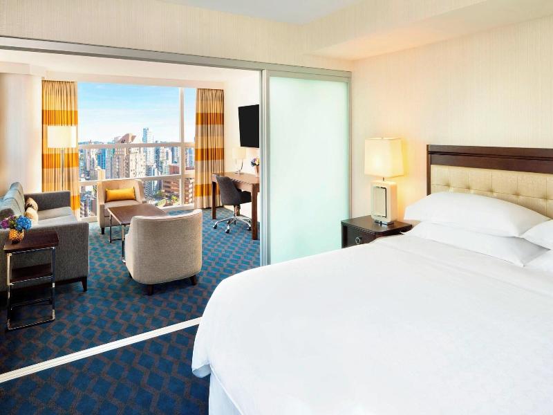 Sheraton Vancouver Wall Centre image