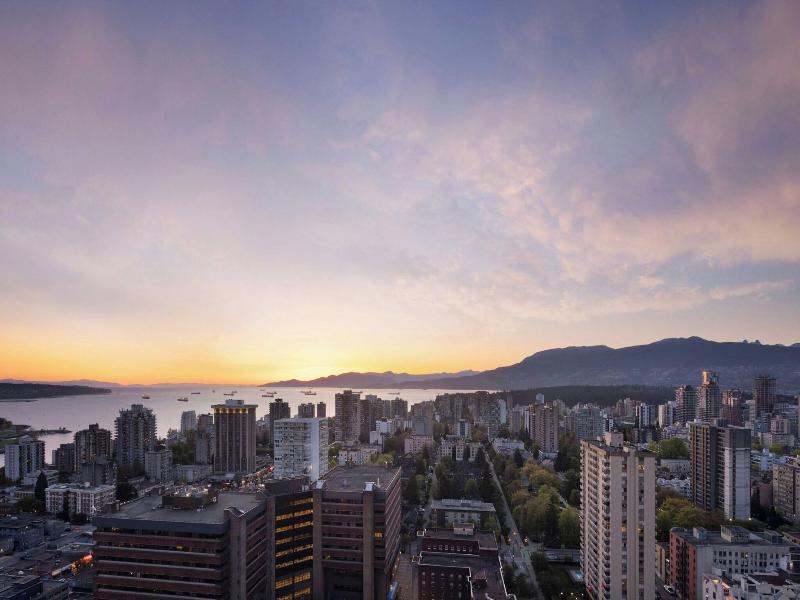 Sheraton Vancouver Wall Centre image