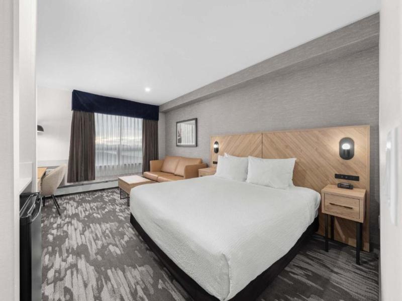Sandman Calgary Airport image