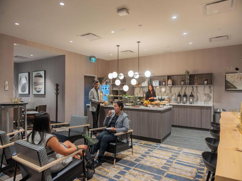 Delta Hotels Calgary Downtown image