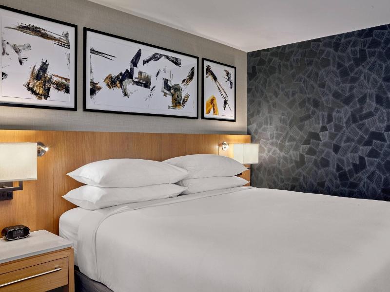 Delta Hotels Calgary Downtown image
