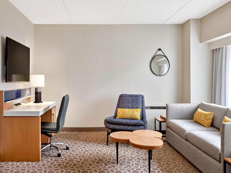 Delta Hotels Calgary Downtown image