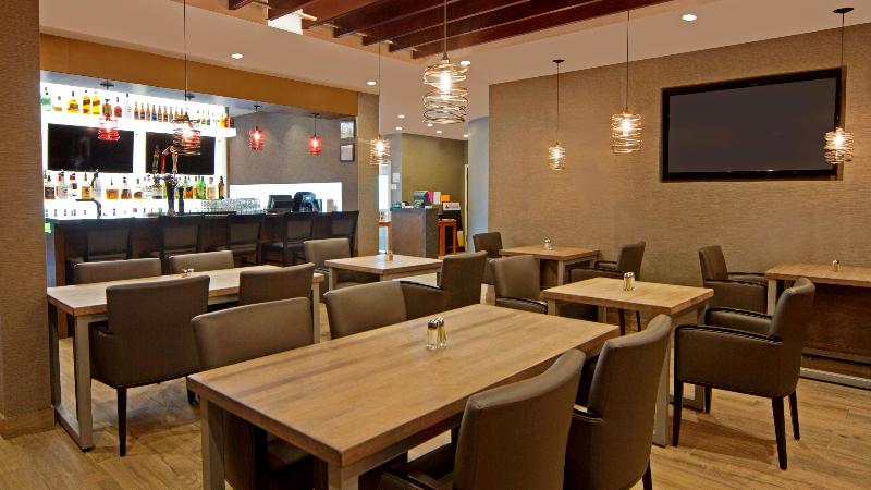 Holiday Inn Calgary Airport Holiday Inn Calgary Airport