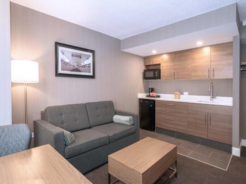 Sandman Signature Calgary Downtown Hotel image