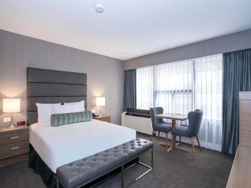 Sandman Signature Calgary Downtown Hotel image