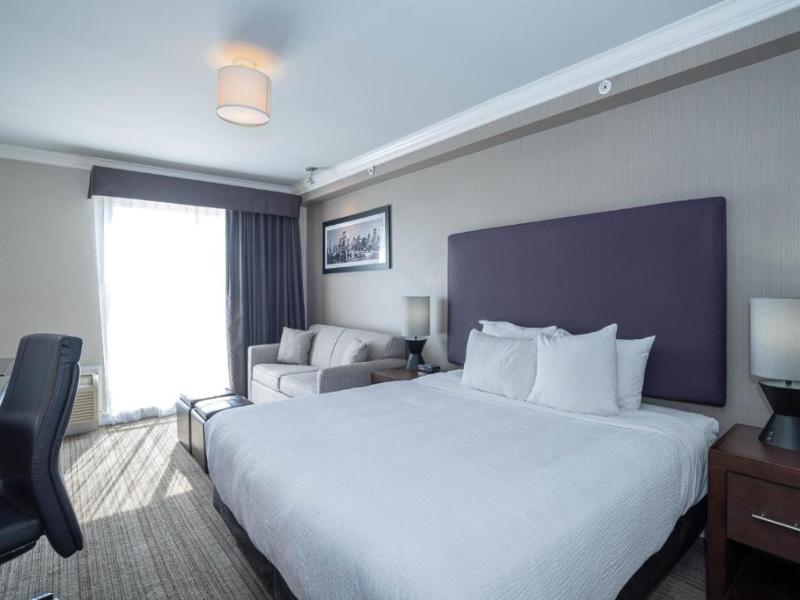 Sandman Signature Calgary Downtown Hotel image