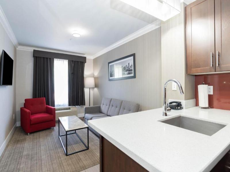 Sandman Signature Calgary Downtown Hotel image