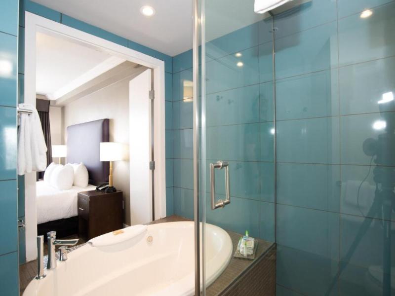 Sandman Signature Calgary Downtown Hotel image