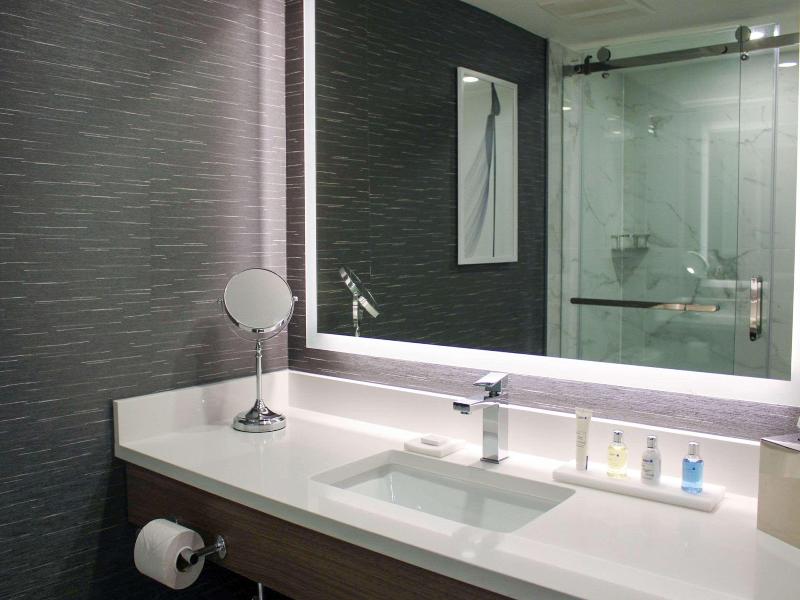 Radisson Blu Vancouver Airport Hotel & Marina image