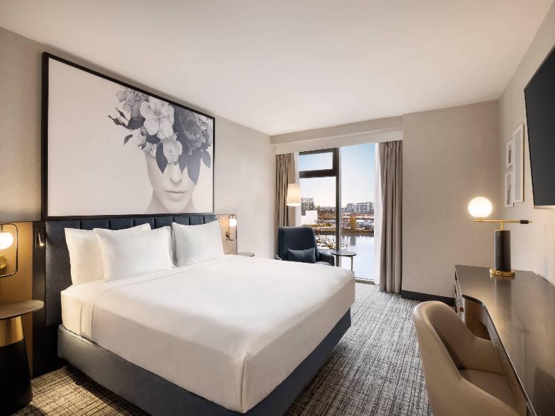 Radisson Blu Vancouver Airport Hotel & Marina image