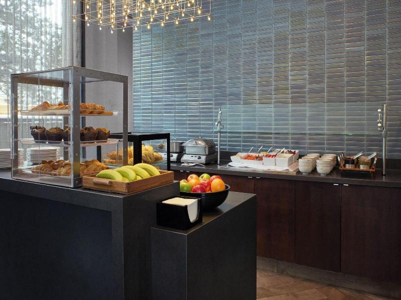 Toronto Airport Marriott Hotel image