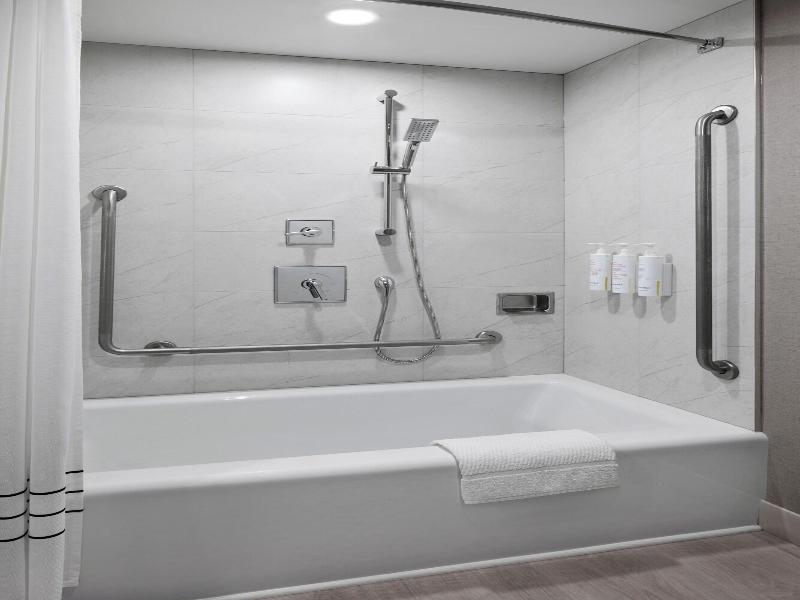Toronto Airport Marriott Hotel image