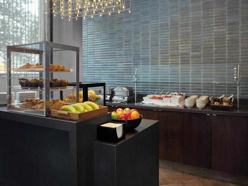 Toronto Airport Marriott Hotel image