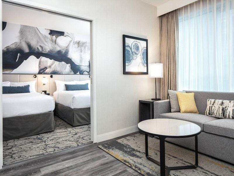 Delta Hotels Vancouver Downtown Suites image