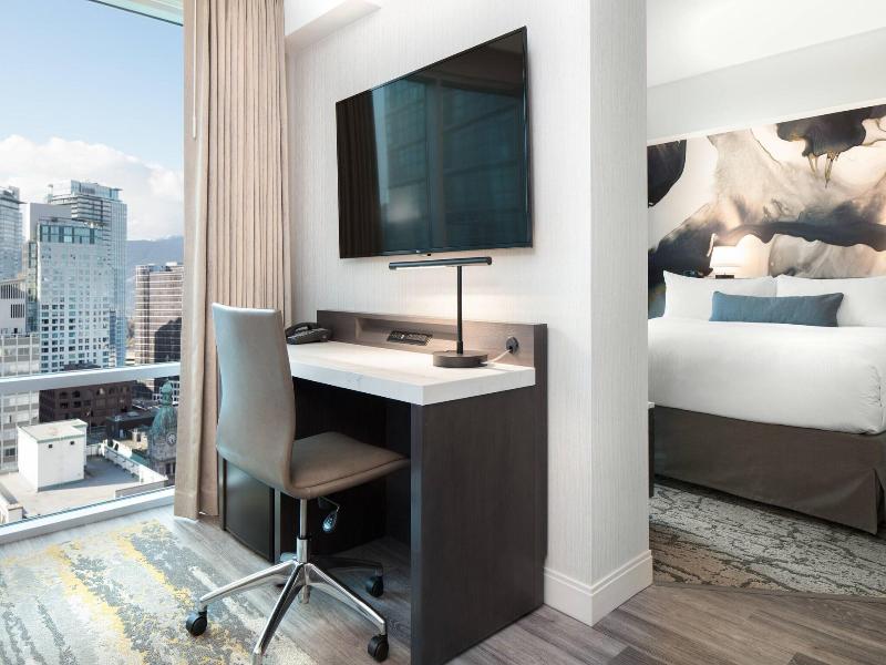 Delta Hotels Vancouver Downtown Suites image