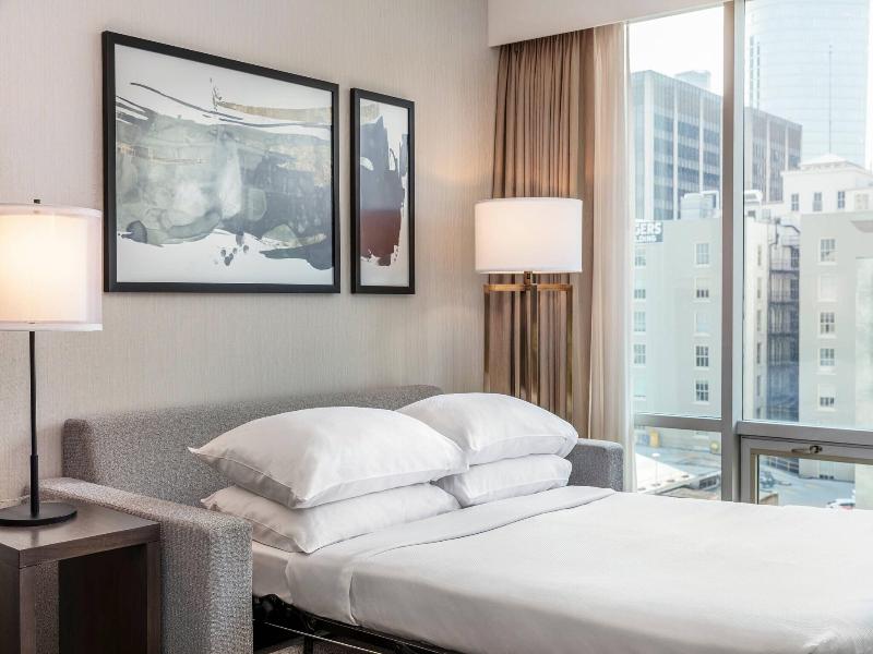Delta Hotels Vancouver Downtown Suites image
