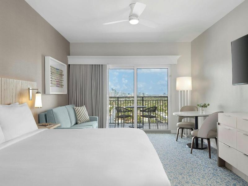 Marriott's BeachPlace Towers image