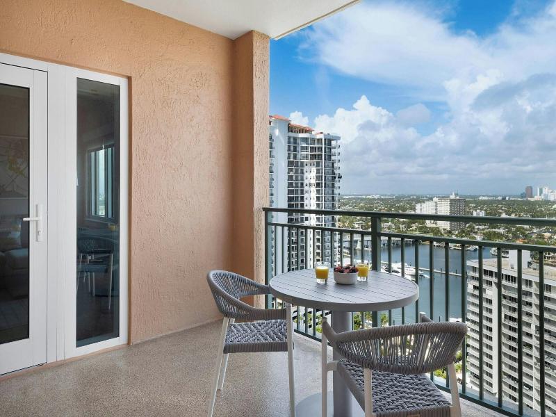 Marriott's BeachPlace Towers image