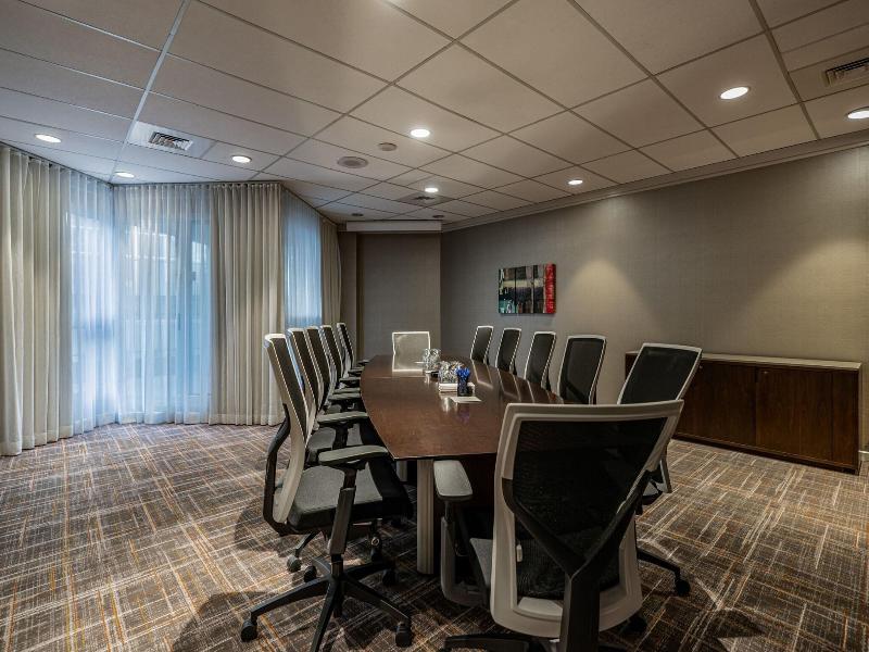 Delta Hotels Montreal image