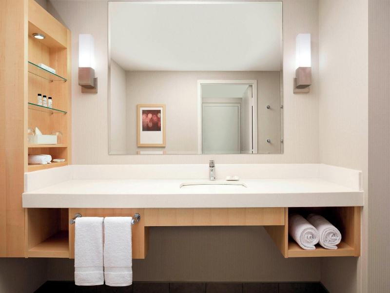 Delta Hotels Montreal image