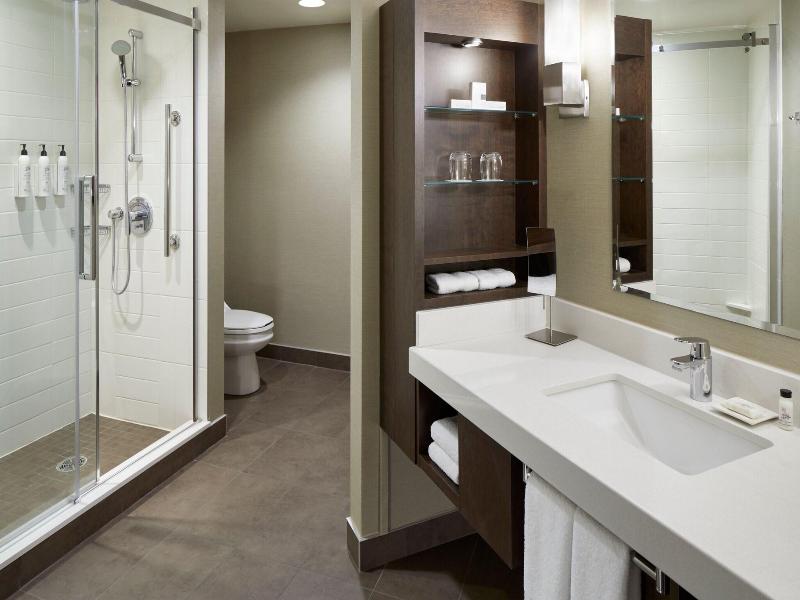 Delta Hotels Montreal image