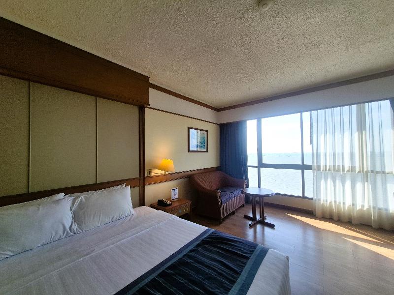 Cholchan Pattaya Beach Resort image