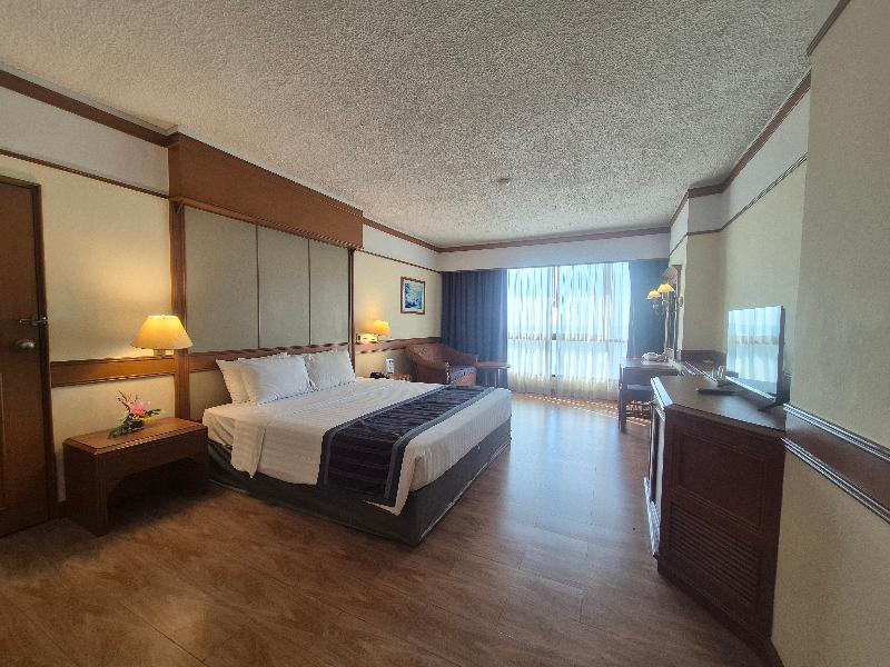Cholchan Pattaya Beach Resort image