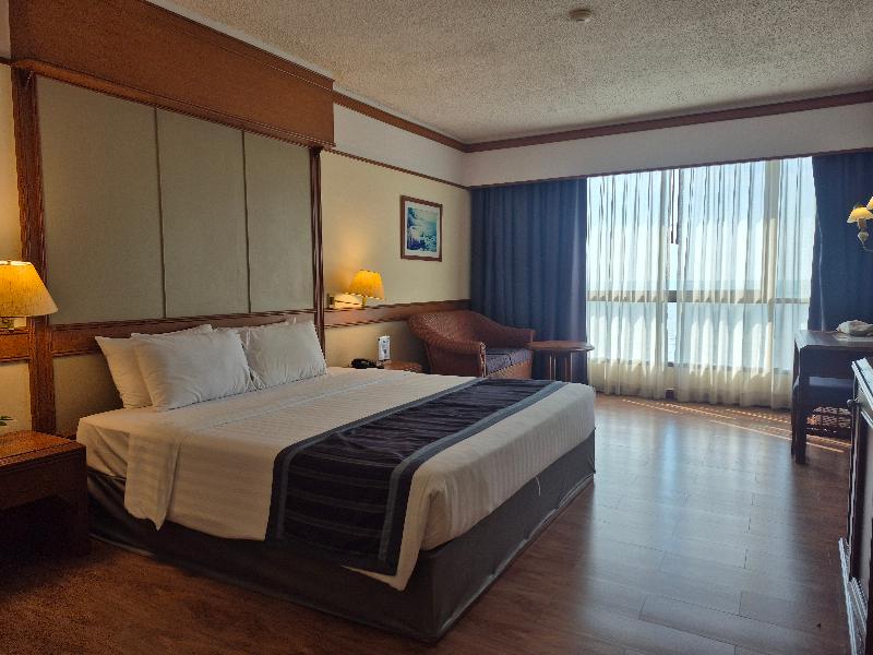 Cholchan Pattaya Beach Resort image