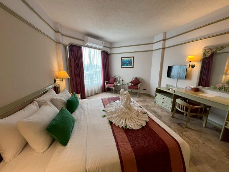 Cholchan Pattaya Beach Resort image