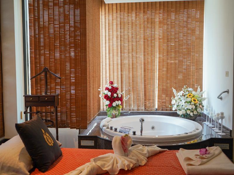 Garden Cliff Resort & Spa image