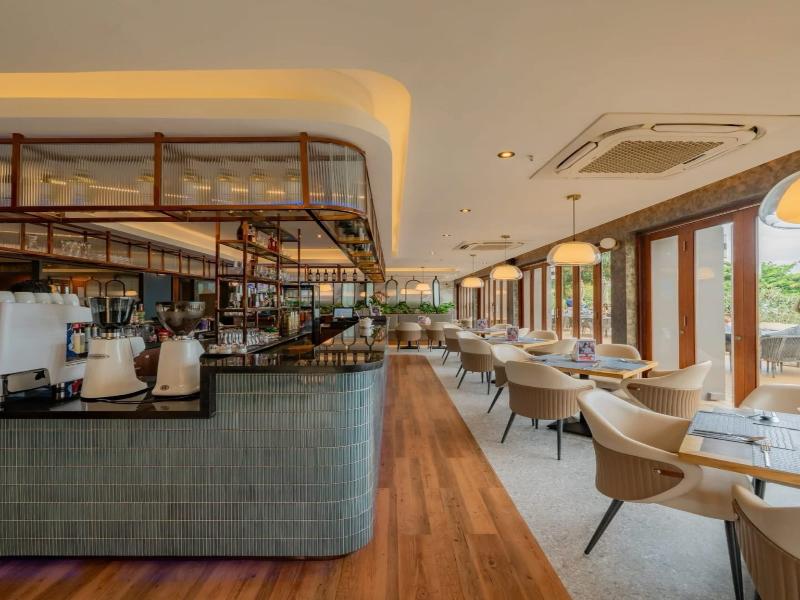 Garden Cliff Resort & Spa image