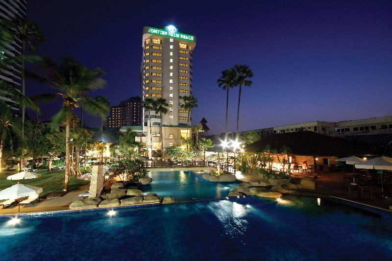Jomtien Palm Beach Hotel AND Resort