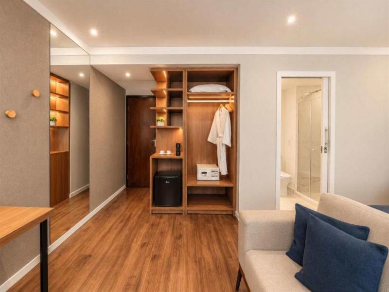 SINGLE BUSINESS QUEEN BED