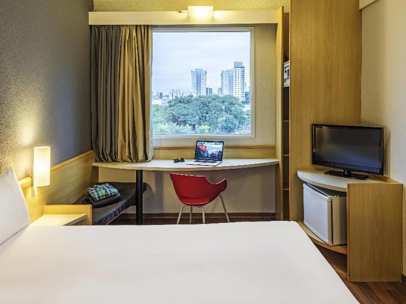 Ibis Santo Andre image