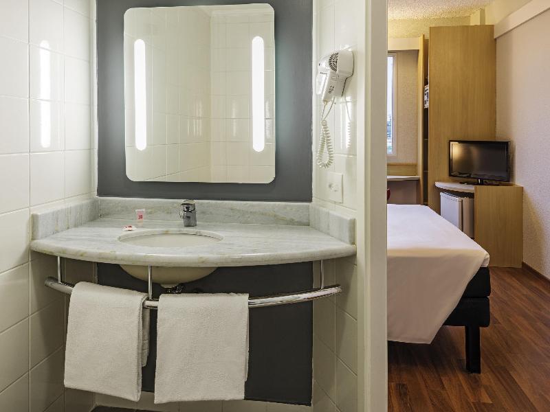 Ibis Santo Andre image