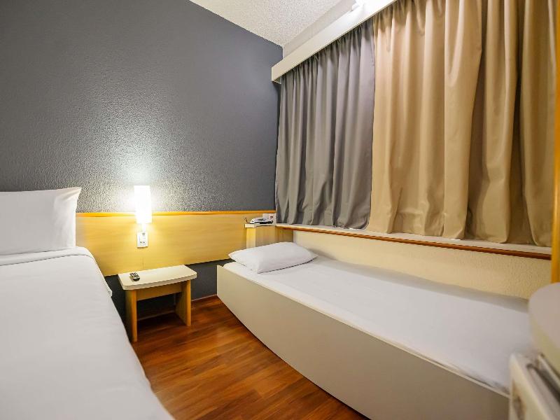 Ibis Santo Andre image