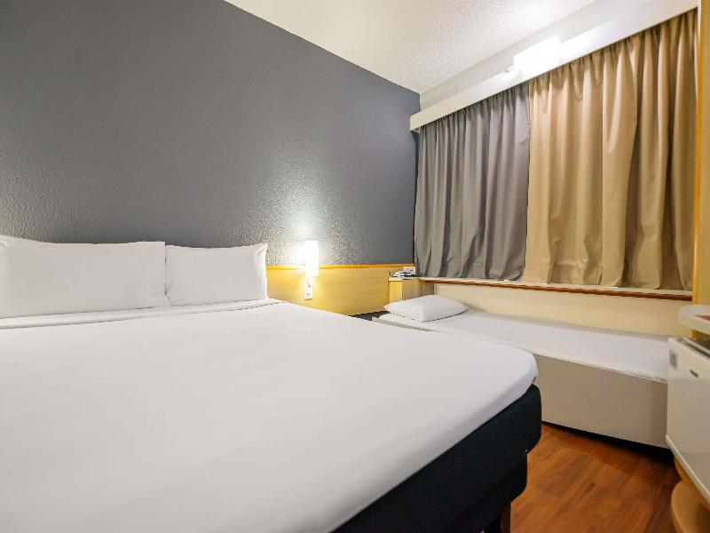 Ibis Santo Andre image