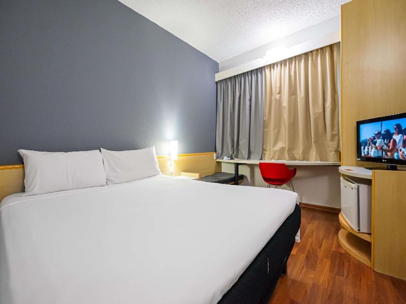 Ibis Santo Andre image