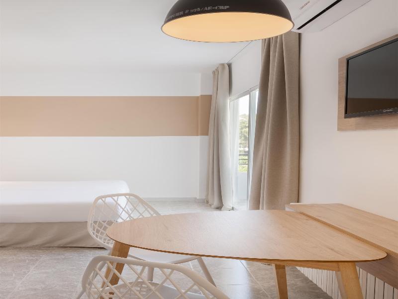 Sol Lunamar Palmanova Apartamentos image