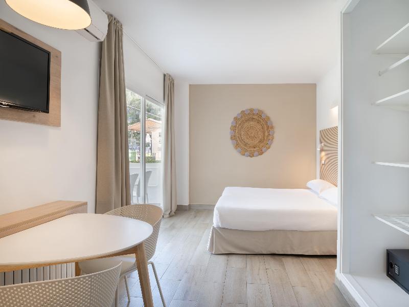 Sol Lunamar Palmanova Apartamentos image