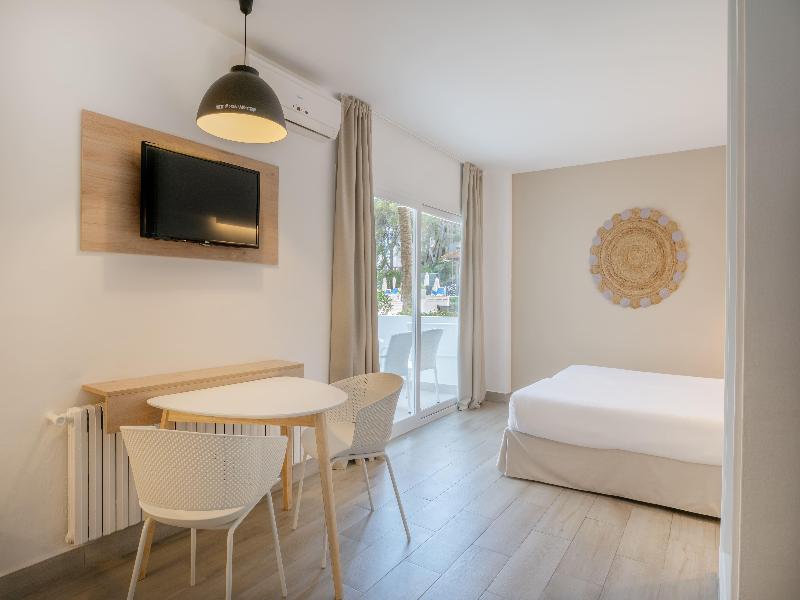 Sol Lunamar Palmanova Apartamentos image