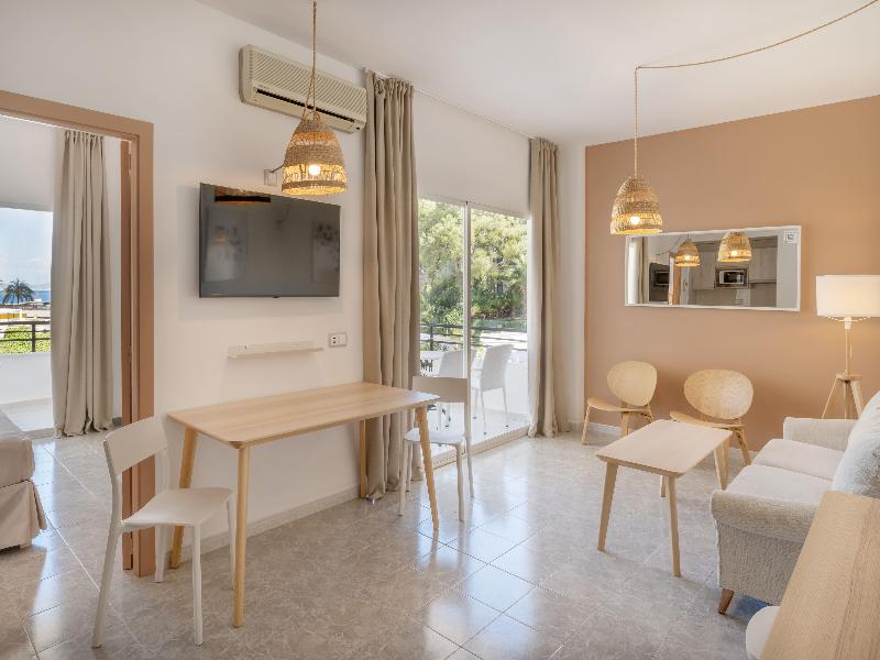 Sol Lunamar Palmanova Apartamentos image