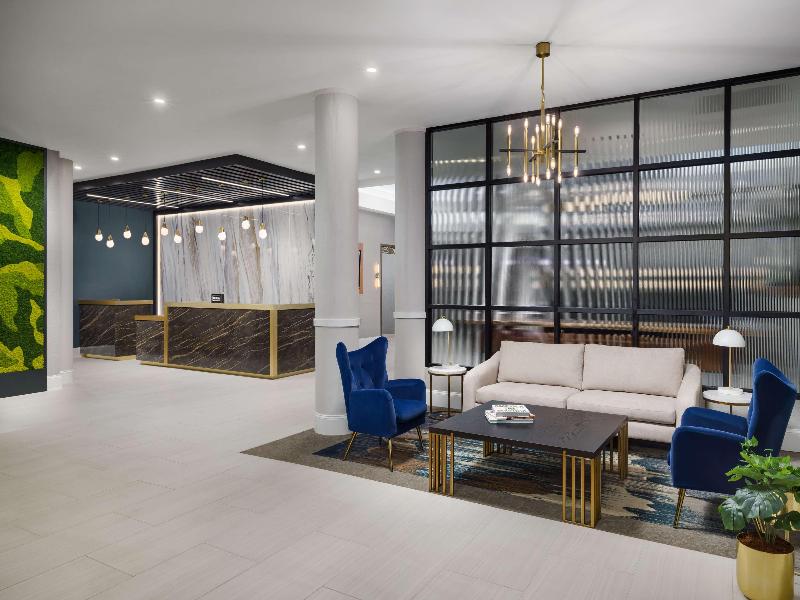 Doubletree By Hilton Charlotte City Center photo 2