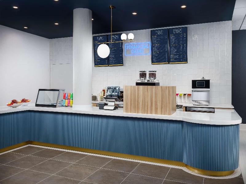 Doubletree By Hilton Charlotte City Center photo 4