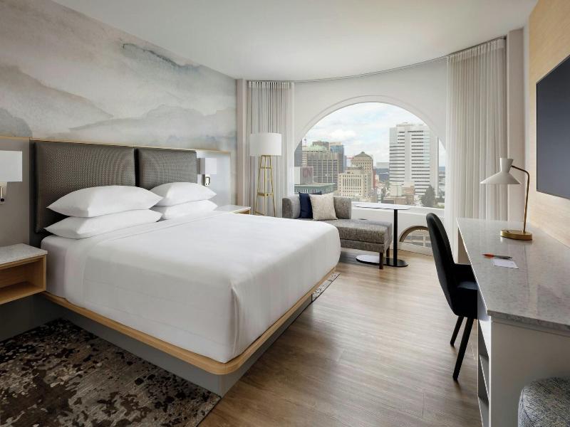 Montreal Marriott Chateau Champlain image
