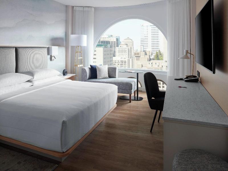Montreal Marriott Chateau Champlain image