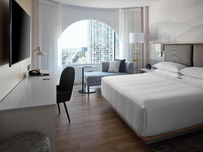 Montreal Marriott Chateau Champlain image