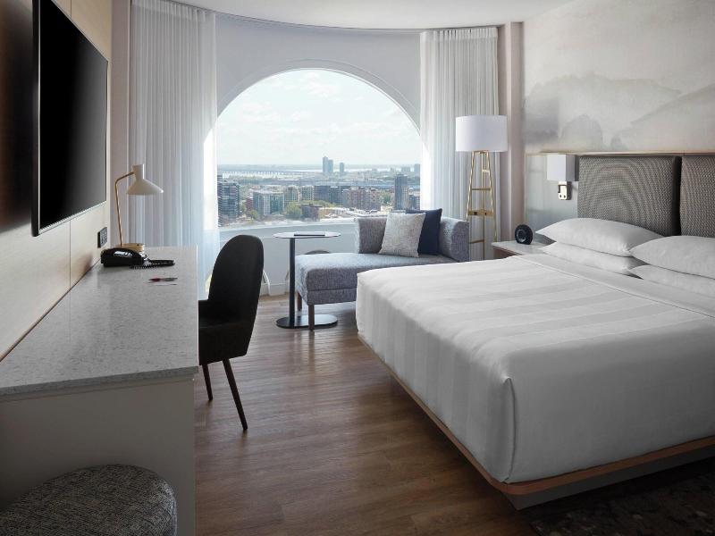 Montreal Marriott Chateau Champlain image