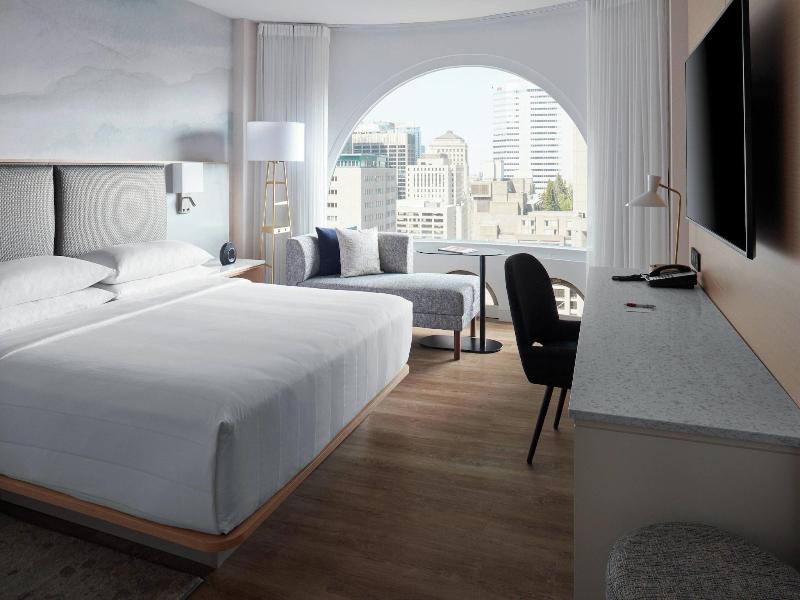 Montreal Marriott Chateau Champlain image